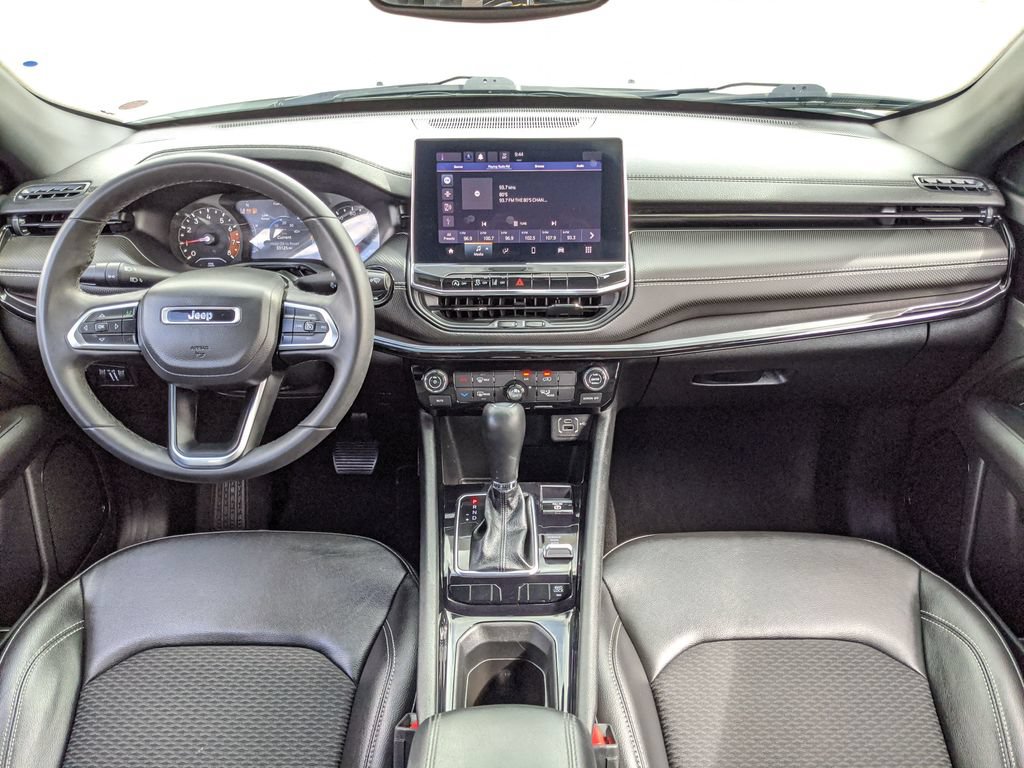 Used 2023 Jeep Compass Latitude AWD/4WD image 7