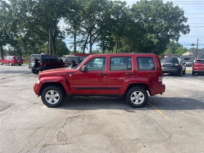 Used 2010 Jeep Liberty Sport AWD/4WD image 8