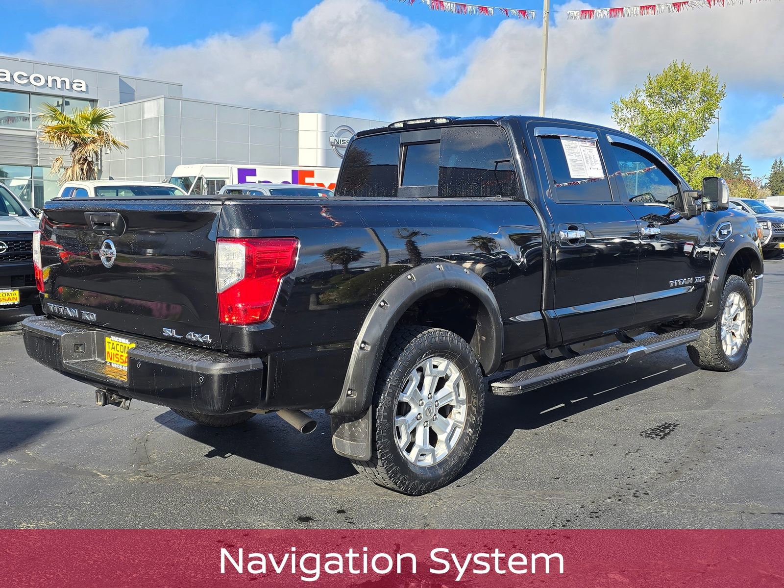 Used 2017 Nissan Titan SL AWD/4WD image 5