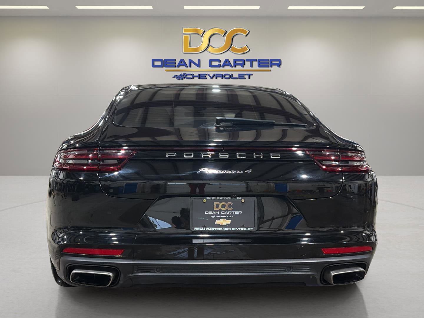 Used 2017 Porsche Panamera 4 image 4