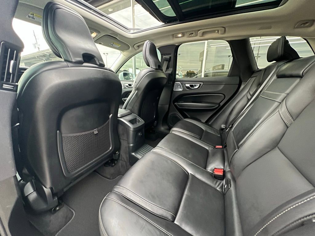 Used 2022 Volvo XC60 T8 Inscription w/ Advanced Package image 18
