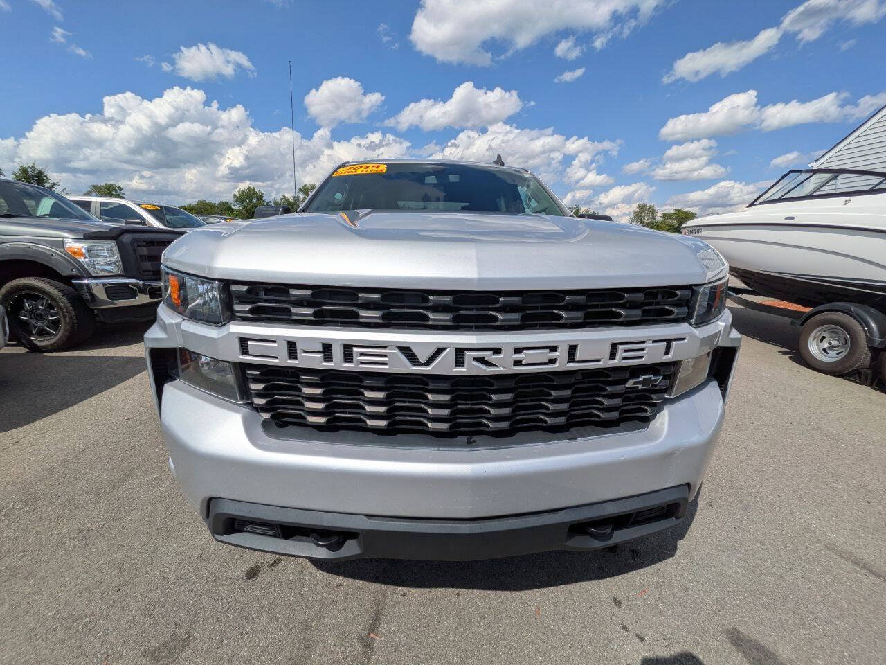 Used 2019 Chevrolet Silverado 1500 Custom w/ Custom Value Package AWD/4WD image 5