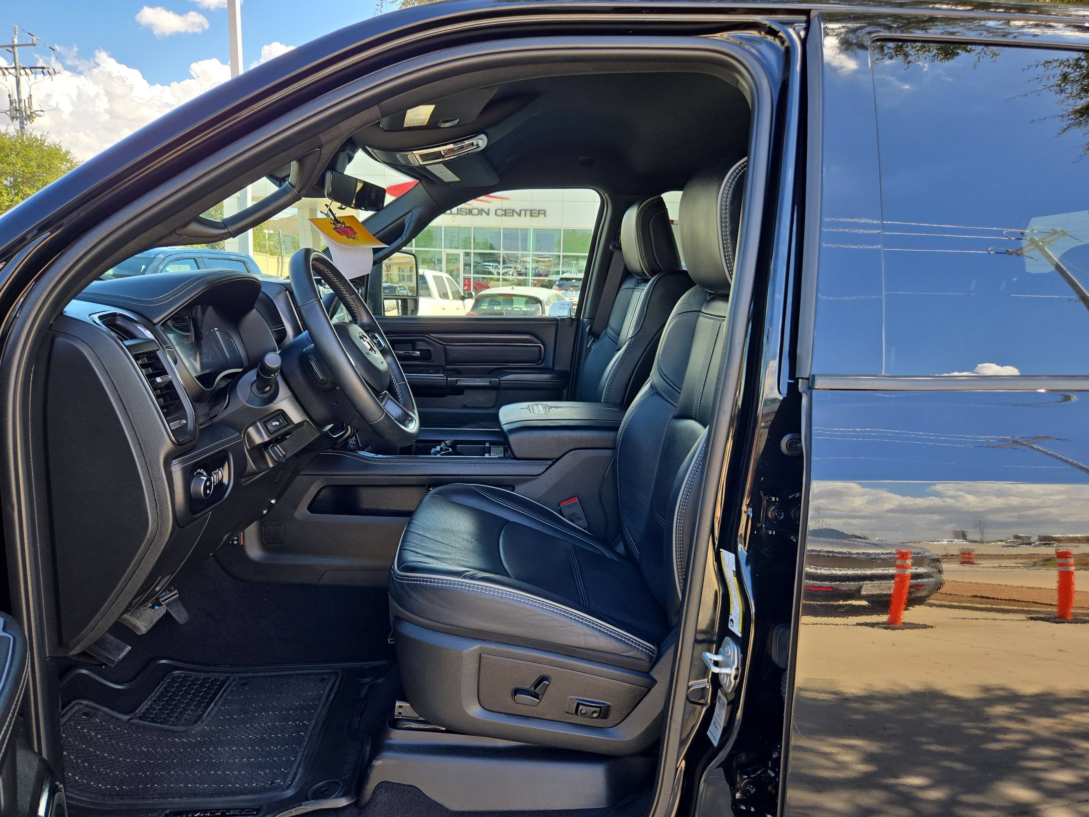 Used 2024 RAM 2500 Limited AWD/4WD image 9