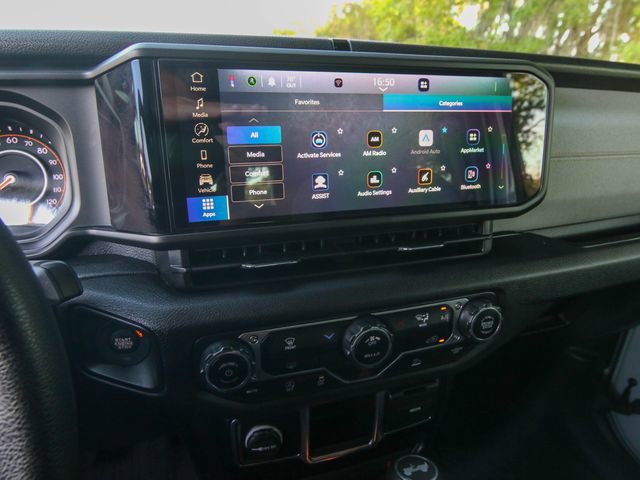 Used 2024 Jeep Wrangler Unlimited Sport image 18