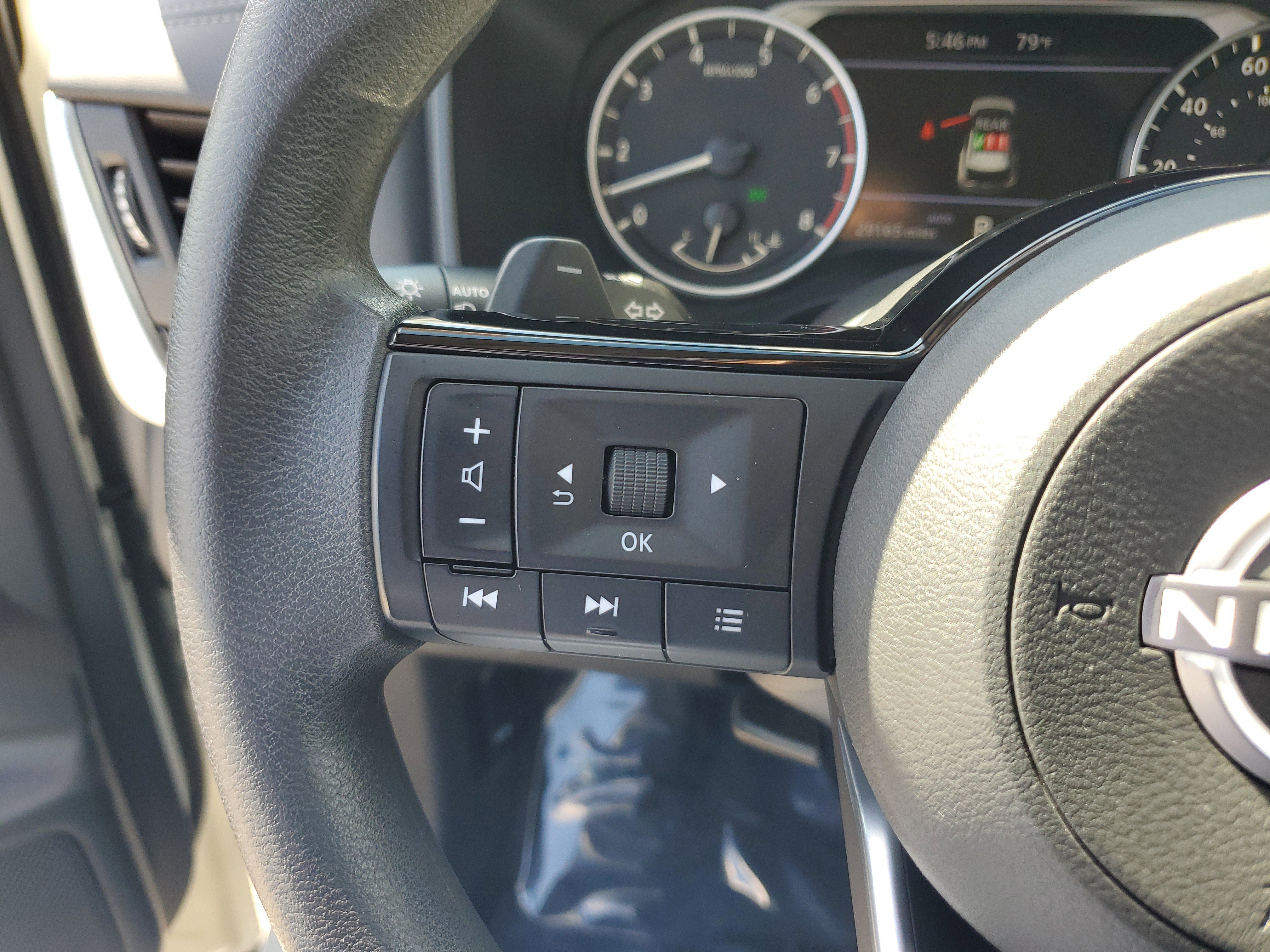 Used 2023 Nissan Rogue SV image 20