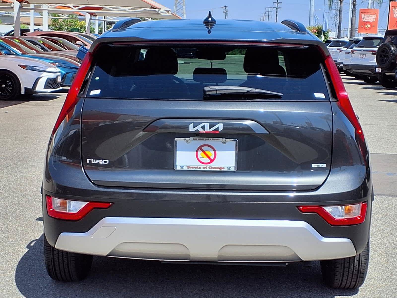 Used 2025 Kia Niro LX FWD image 5
