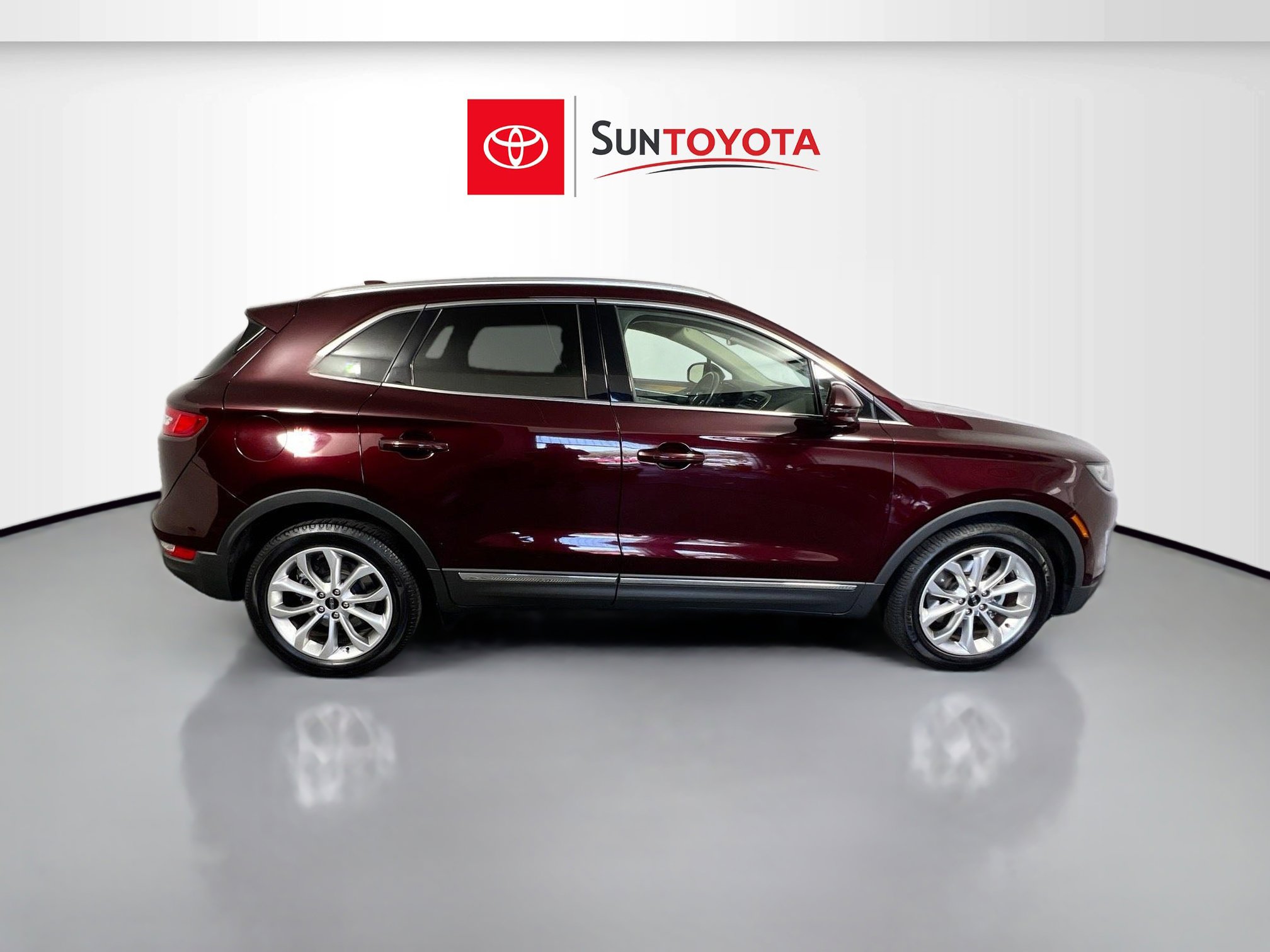 Used 2019 Lincoln MKC Select w/ Select Plus Package image 2