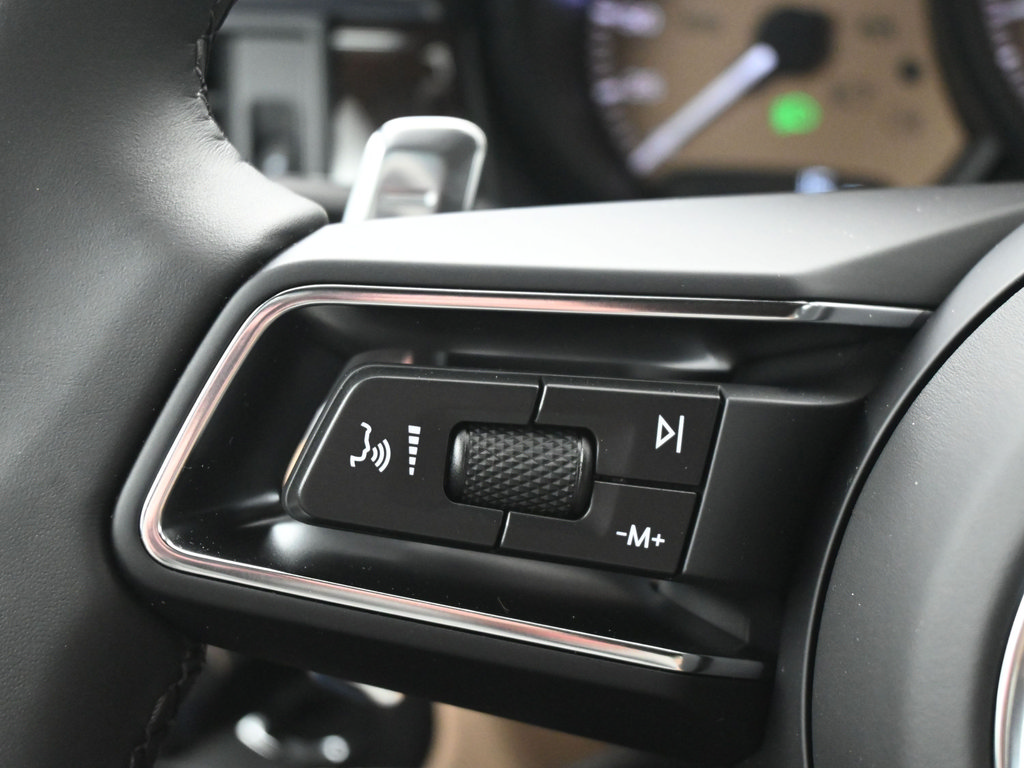 Certified 2026 Porsche Macan AWD/4WD image 20