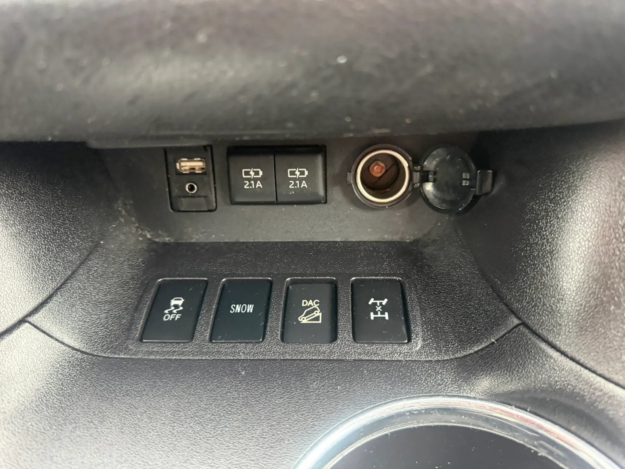 Used 2017 Toyota Highlander XLE w/ Carpet Mat Package AWD/4WD image 19