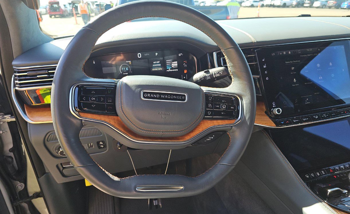 Used 2022 Jeep Grand Wagoneer Series II w/ Convenience Group III AWD/4WD image 8