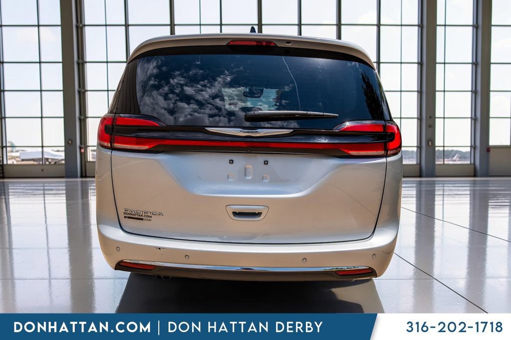 Used 2023 Chrysler Pacifica Touring-L FWD image 32