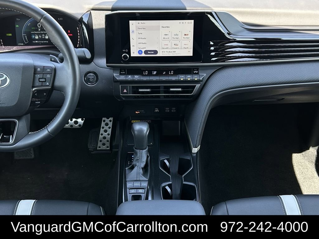Used 2025 Toyota Camry SE image 14