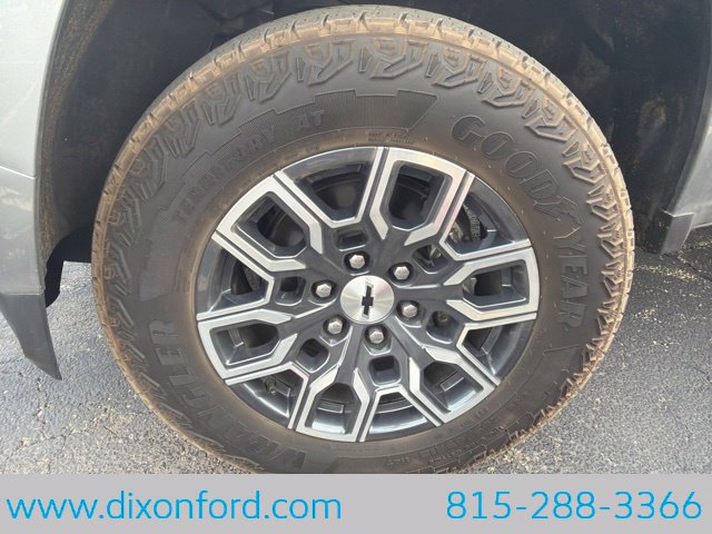 Used 2025 Chevrolet Colorado Z71 AWD/4WD image 11