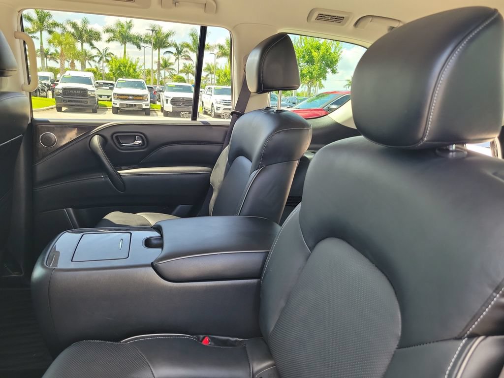 Used 2023 INFINITI QX80 Luxe w/ All-Season Package AWD/4WD image 12