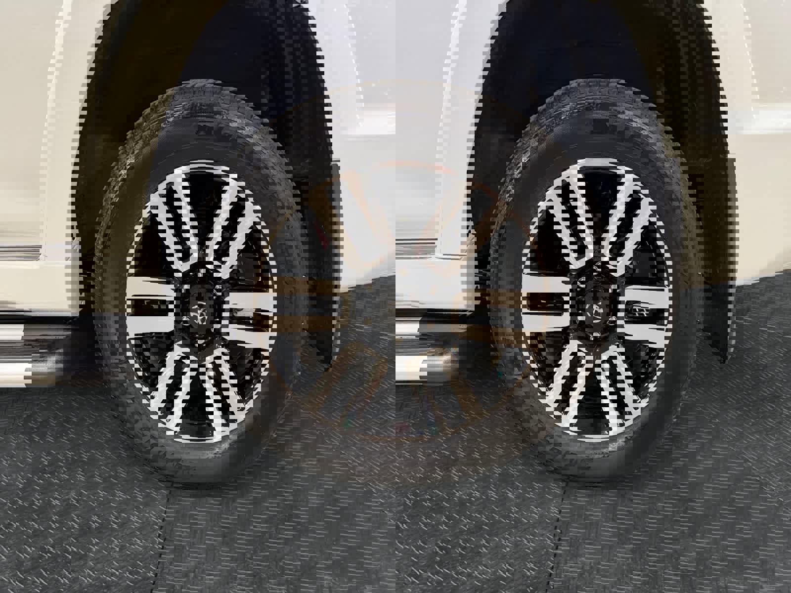 Used 2023 Toyota 4Runner Limited image 15