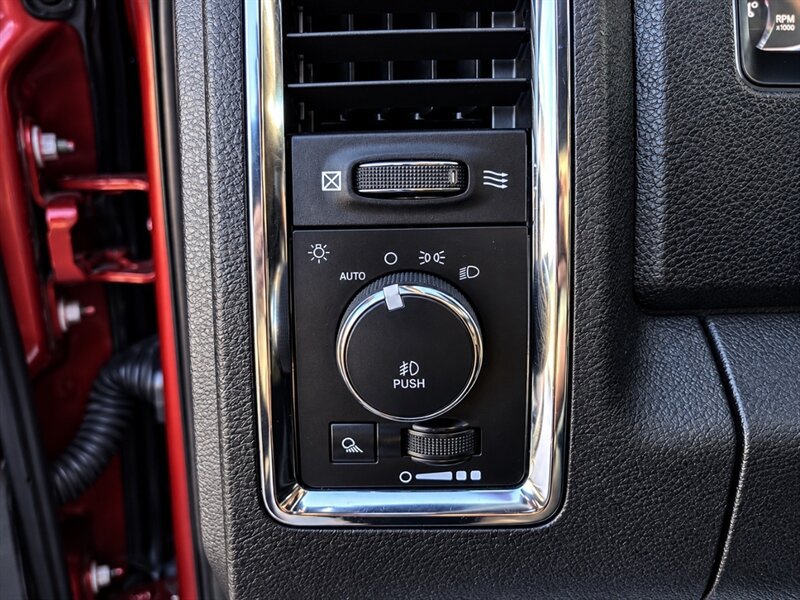 Used 2015 RAM 2500 Laramie w/ Convenience Group AWD/4WD image 9
