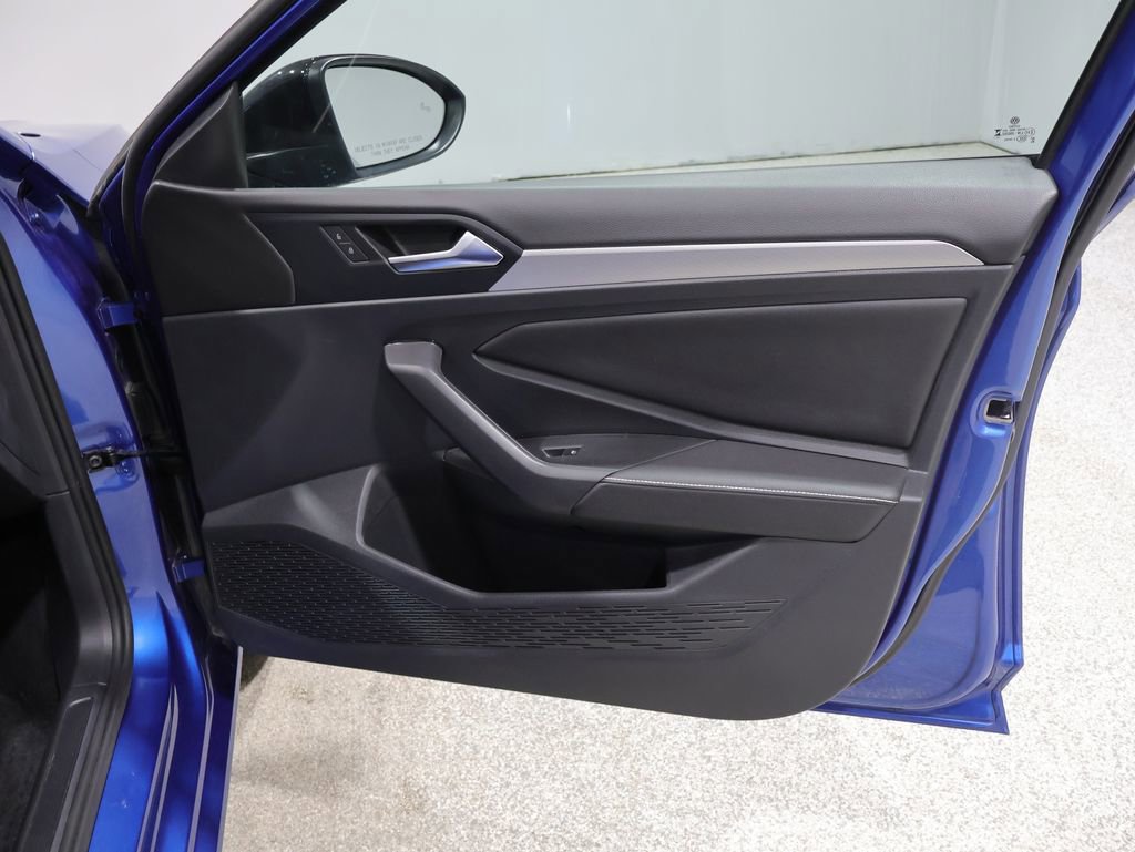 Used 2024 Volkswagen Jetta Sport image 25