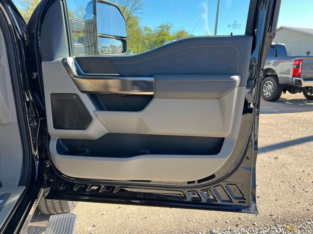 New 2026 Ford F250 Platinum w/ Platinum Plus Package image 22