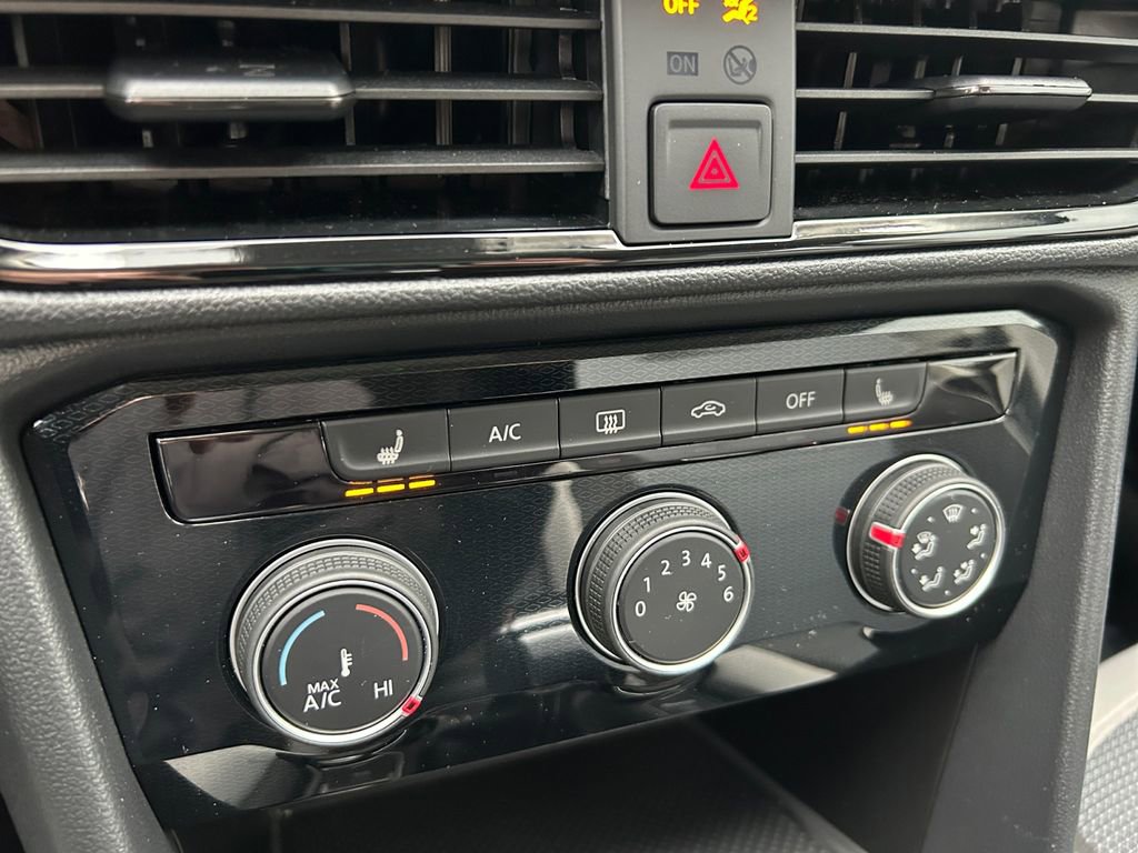 Used 2025 Volkswagen Taos S AWD/4WD image 35