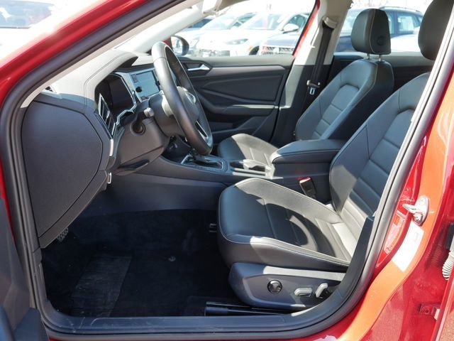Used 2023 Volkswagen Jetta SE w/ Panoramic Sunroof Package image 13
