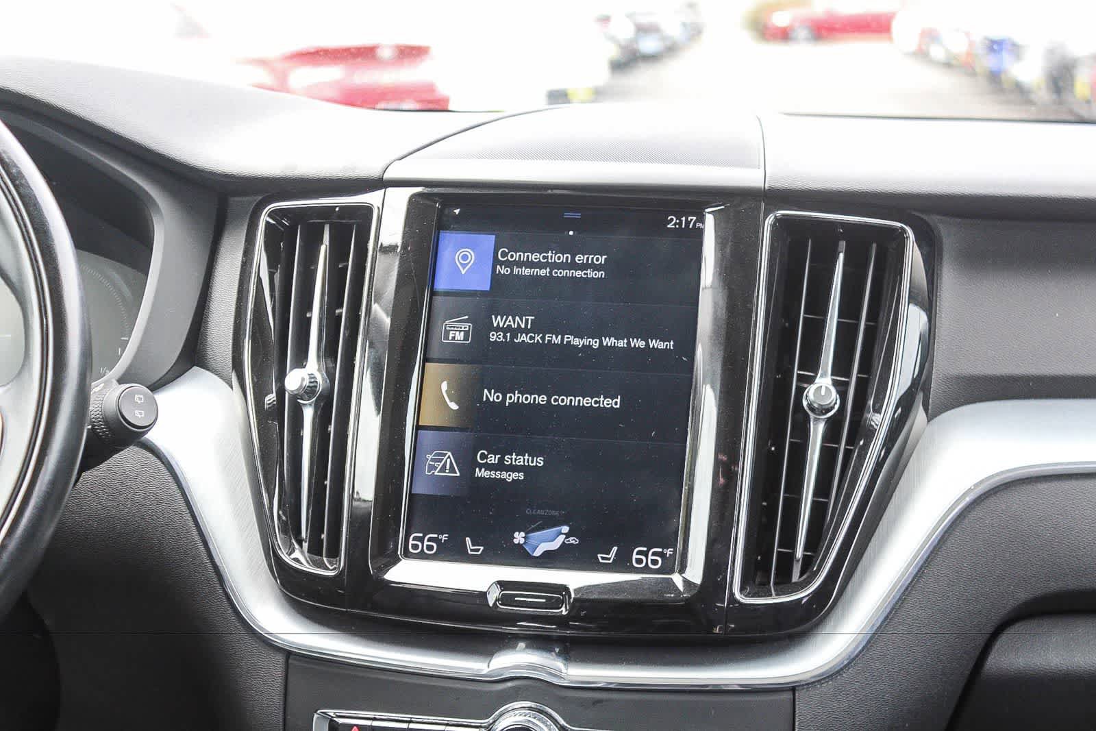 Used 2018 Volvo XC60 T8 Momentum AWD/4WD image 19