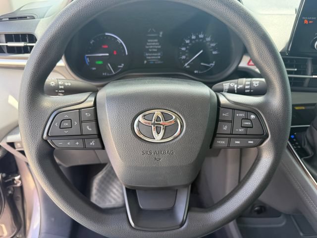 Used 2023 Toyota Sienna LE w/ LE Plus Package FWD image 11