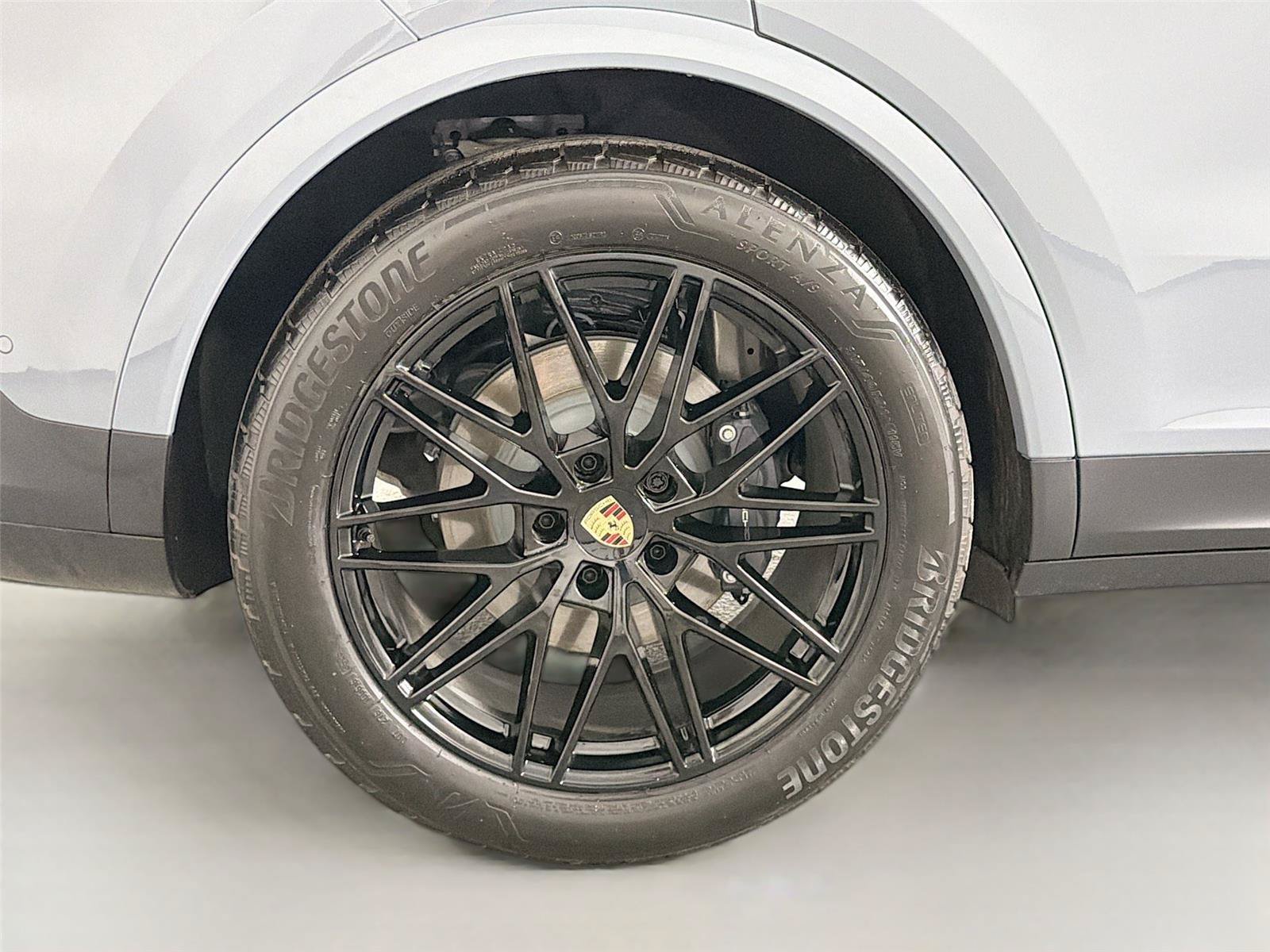 Certified 2026 Porsche Cayenne AWD/4WD image 13