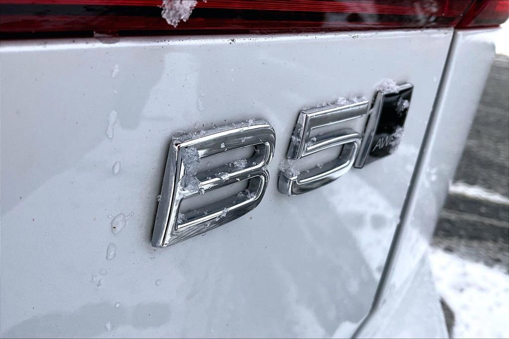 Certified 2023 Volvo XC60 B5 Plus image 23