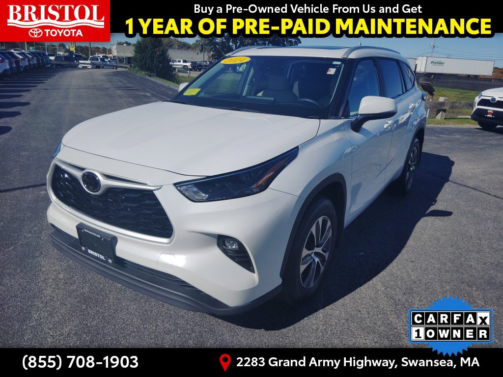 Used 2024 Toyota Highlander XLE AWD/4WD image 3