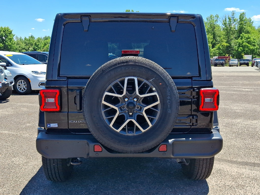New 2026 Jeep Wrangler Unlimited Sahara w/ Safety Group AWD/4WD image 7