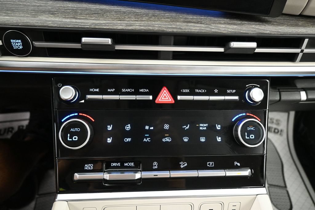 Used 2025 Hyundai Santa Fe Calligraphy FWD image 15