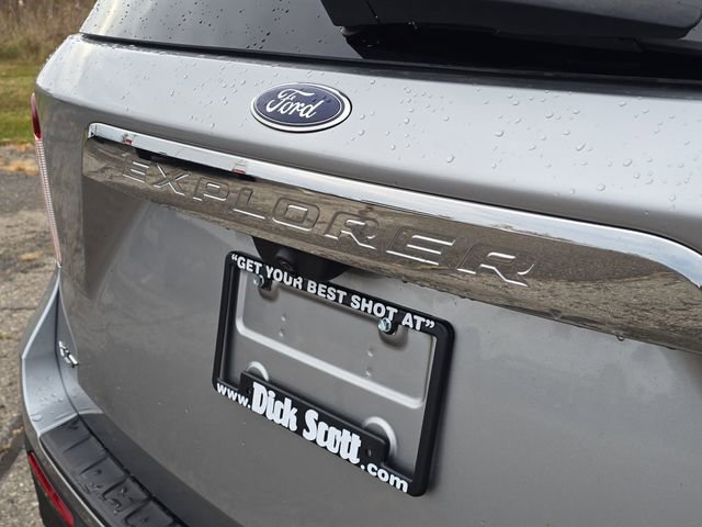 Used 2020 Ford Explorer XLT w/ Comfort Package image 7