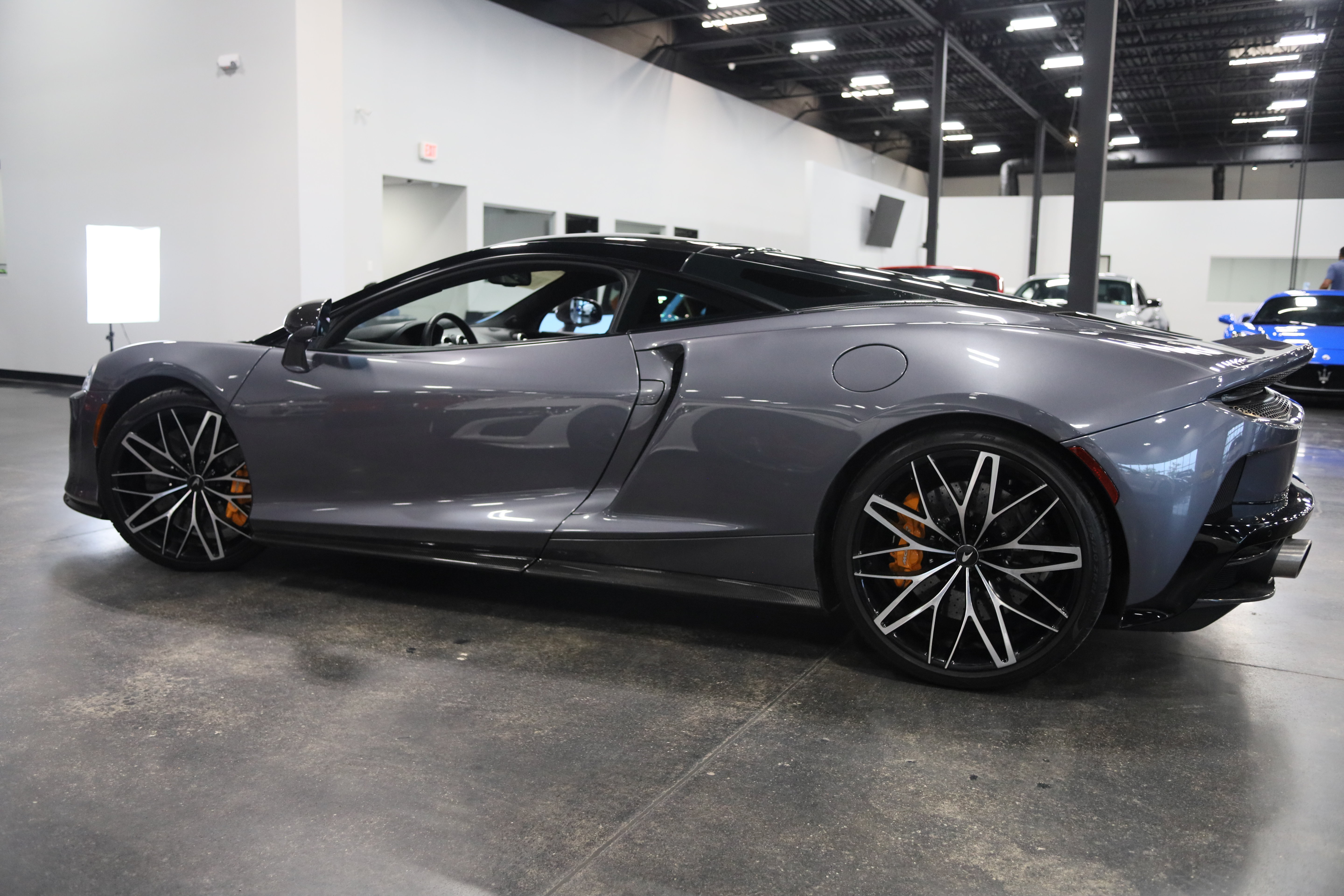 Used 2023 McLaren GT RWD image 10