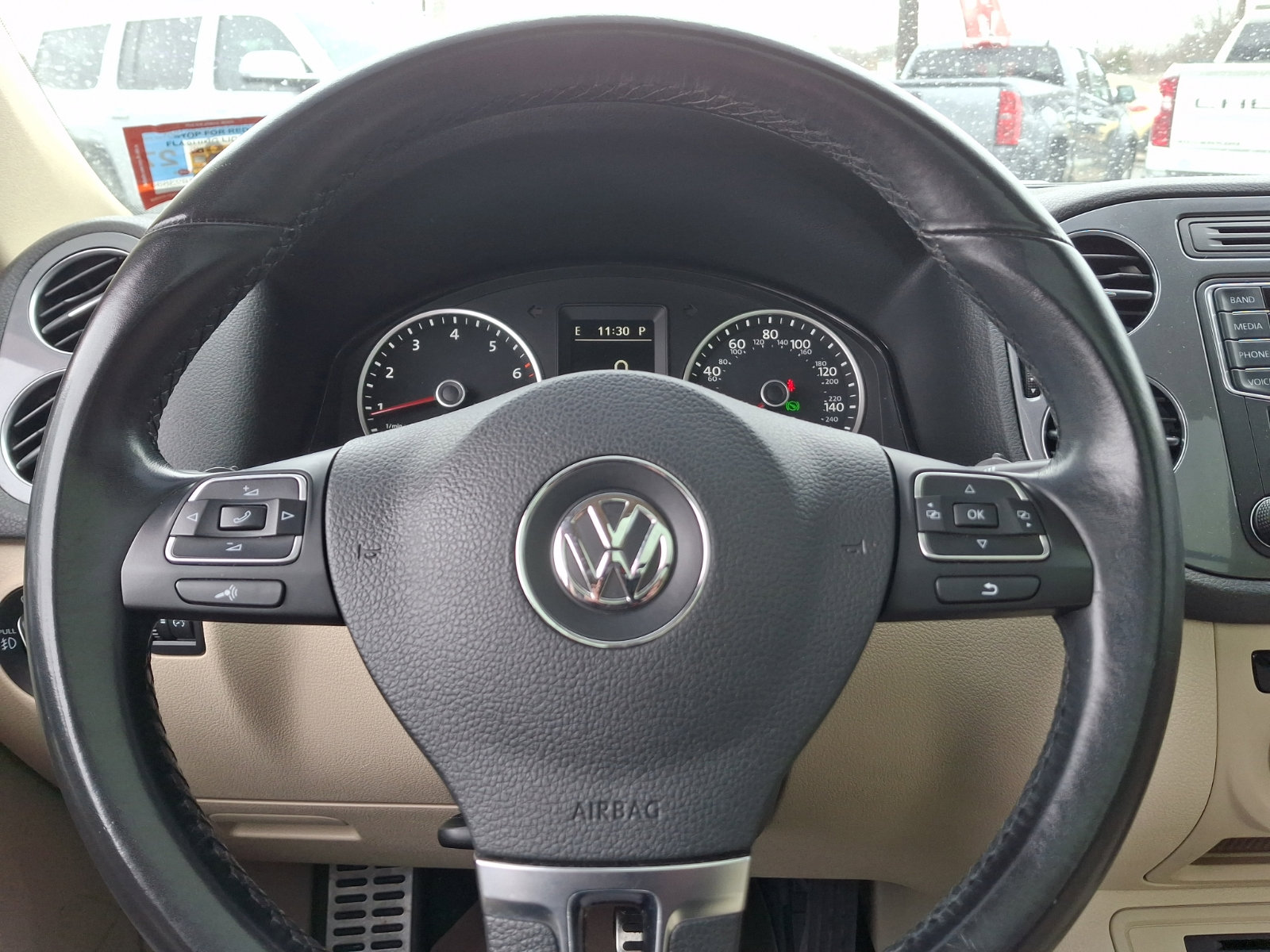 Used 2016 Volkswagen Tiguan SE image 18