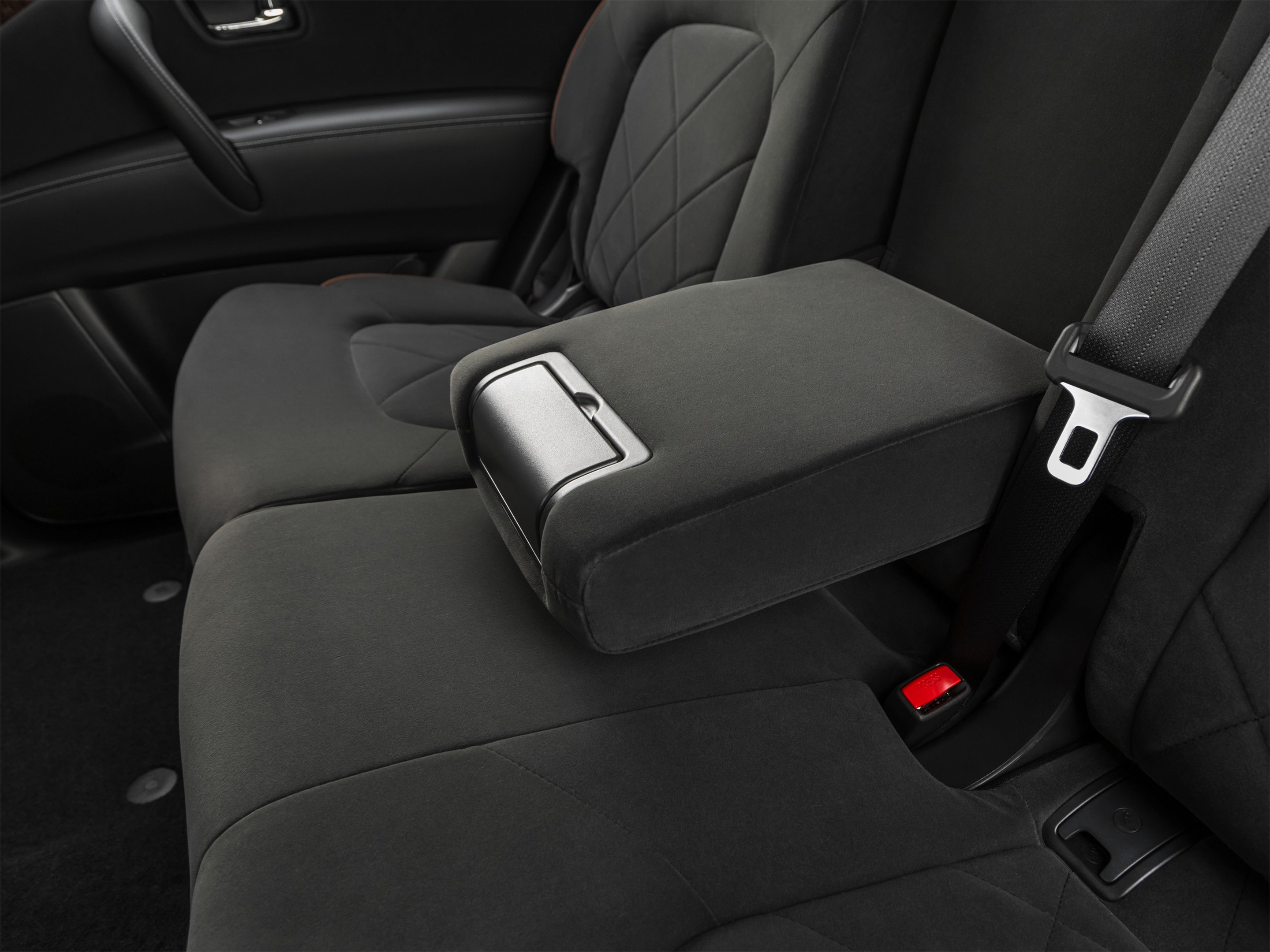 Used 2019 Nissan Armada SV w/ Driver Package RWD image 38