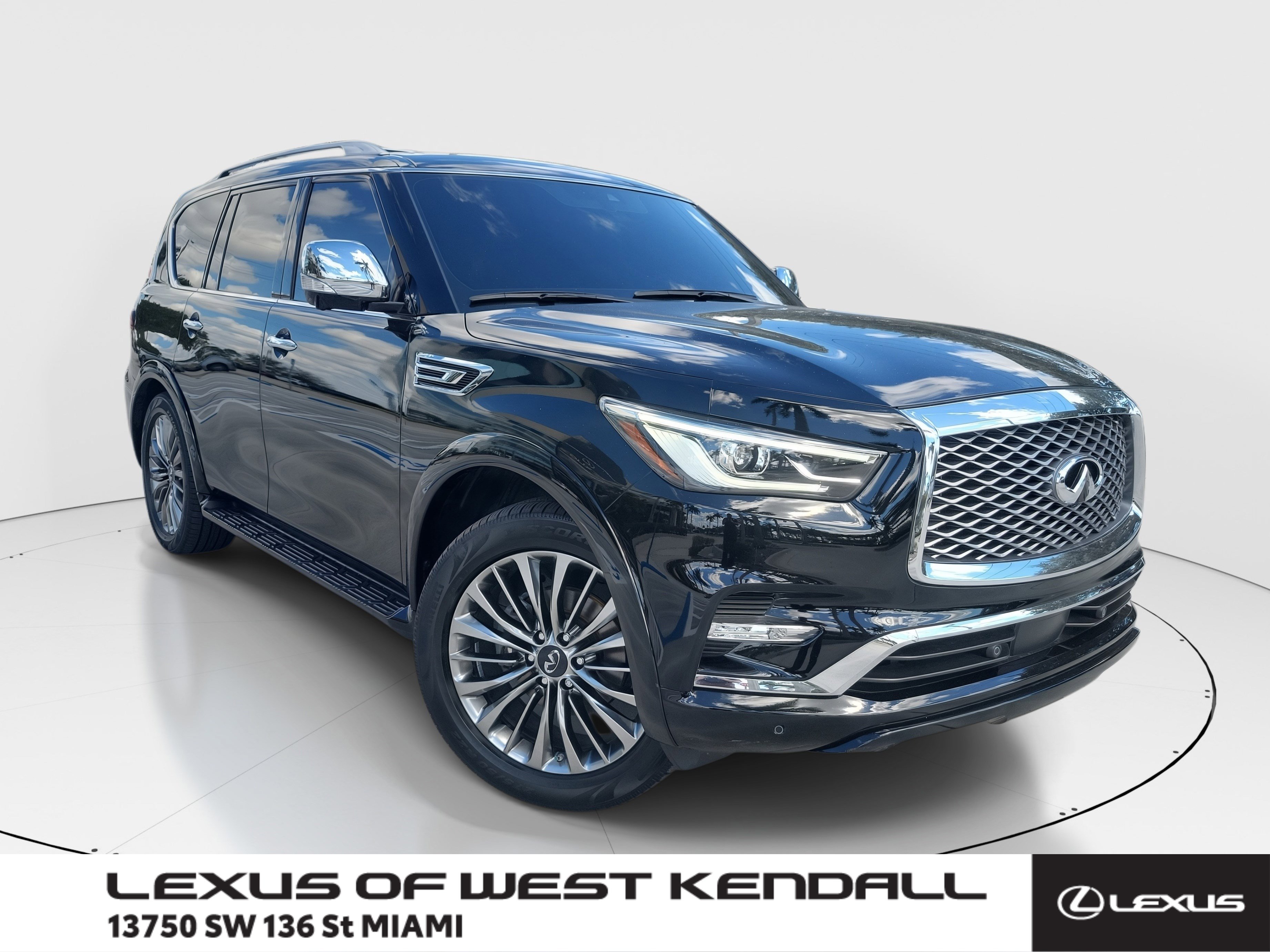 Used 2021 INFINITI QX80 Sensory w/ All-Season Package image 1