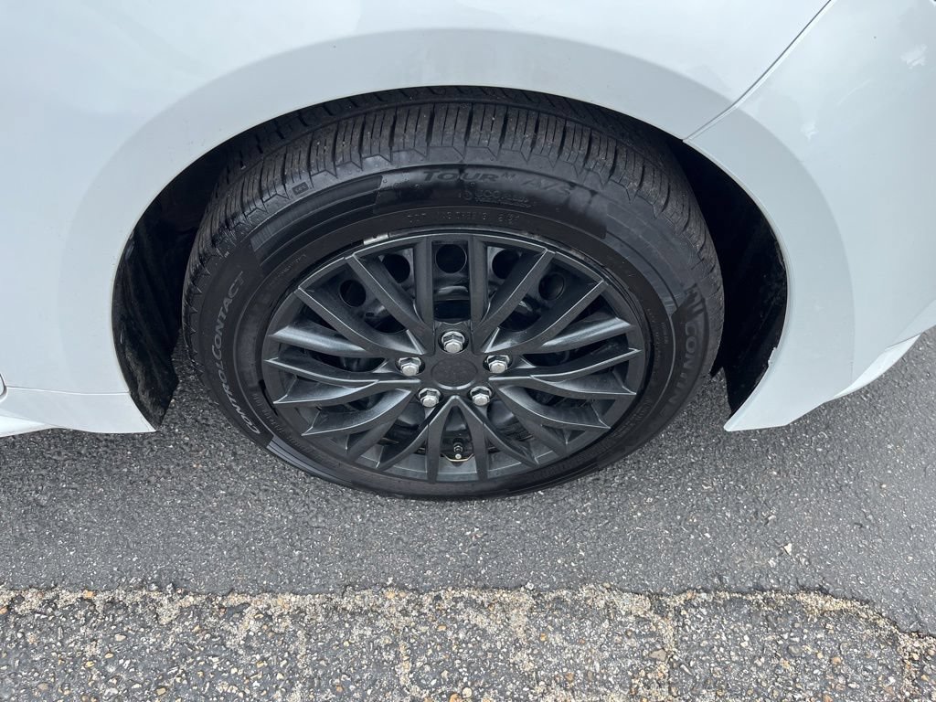 Used 2022 Toyota Corolla LE FWD image 17