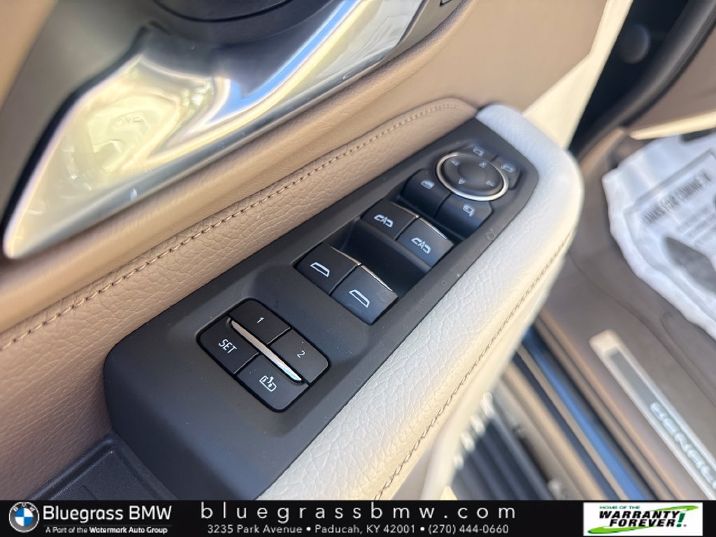 Used 2022 GMC Yukon Denali w/ Denali Ultimate Package AWD/4WD image 11