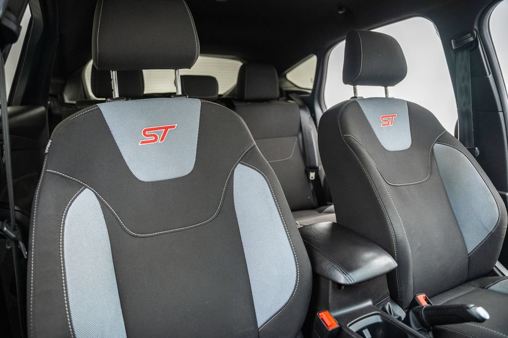 Used 2017 Ford Focus ST FWD image 40