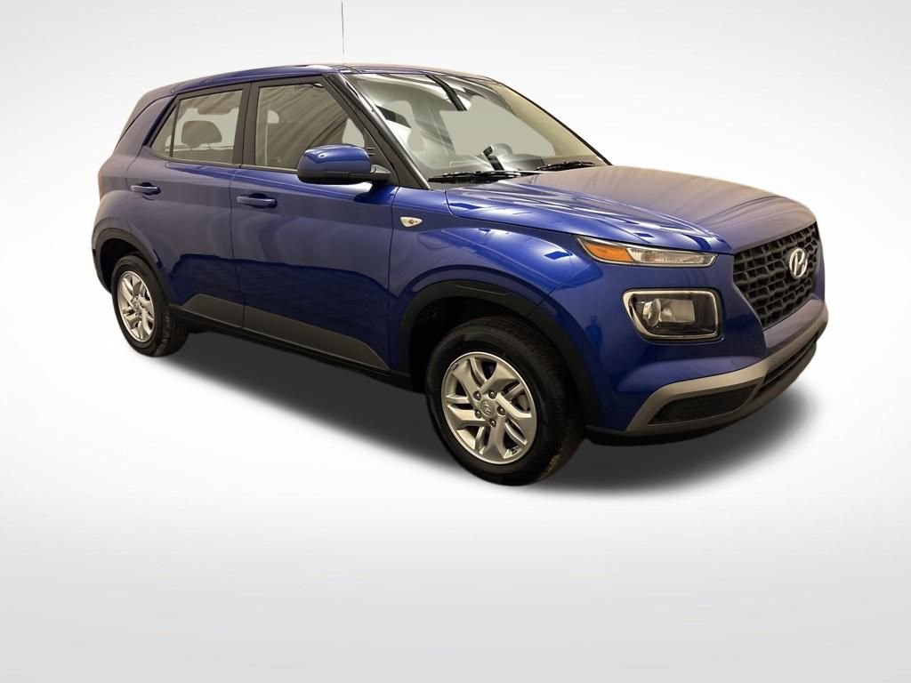 Certified 2026 Hyundai Venue SE image 3