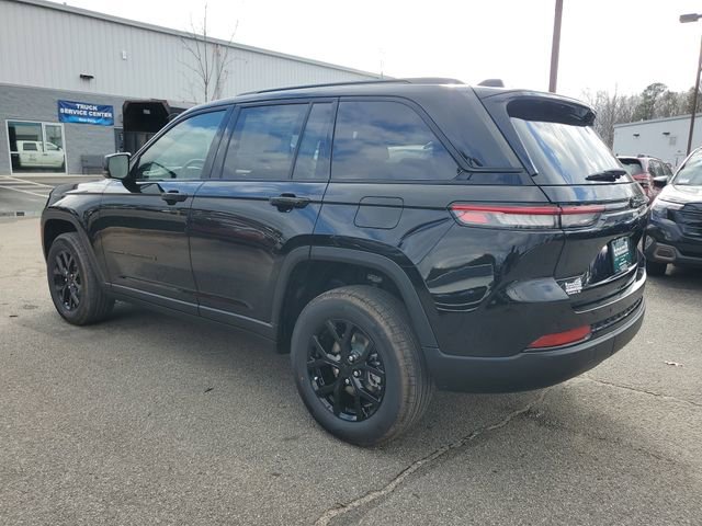 New 2025 Jeep Grand Cherokee Altitude image 4