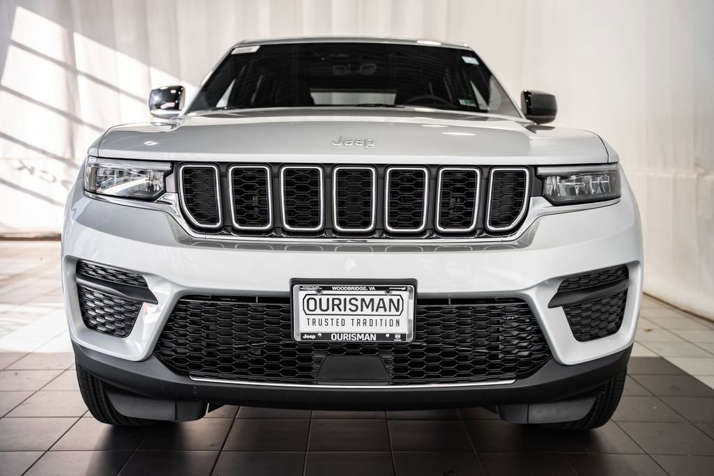 New 2025 Jeep Grand Cherokee Laredo X w/ Luxury Tech Group I image 2
