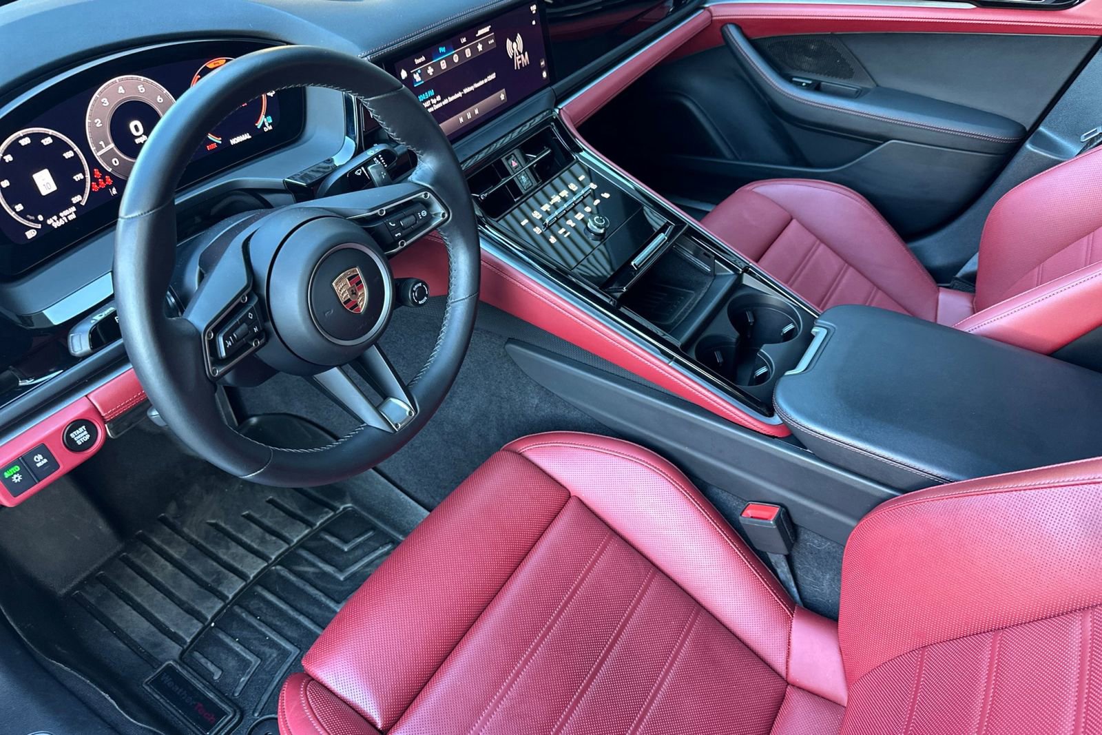 Used 2024 Porsche Panamera image 4