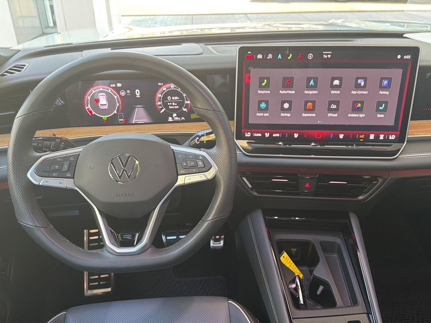 New 2025 Volkswagen Tiguan SEL R-Line AWD/4WD image 18