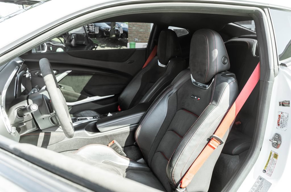 Used 2017 Chevrolet Camaro ZL1 RWD image 7