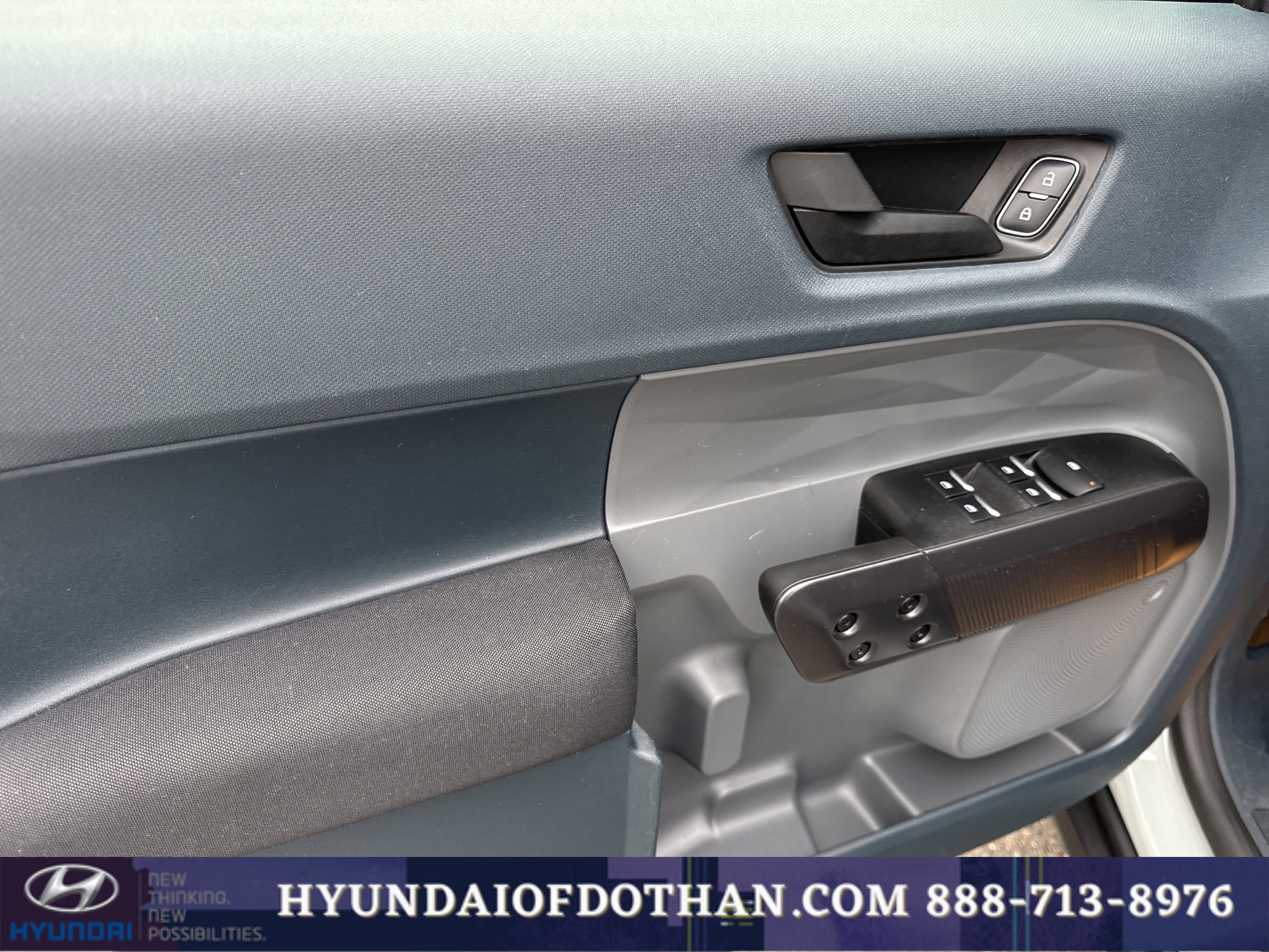 Used 2023 Ford Maverick XL image 9