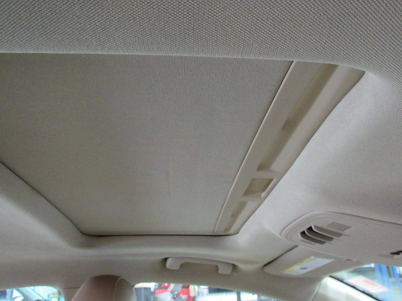 Used 2012 Buick Regal Premium image 24