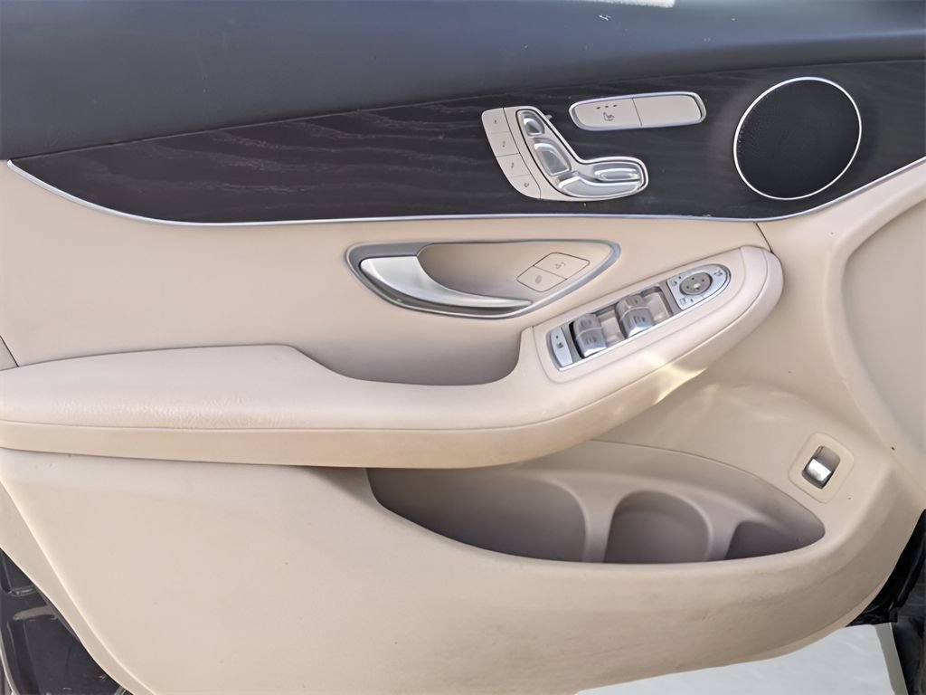 Used 2018 Mercedes-Benz GLC 300 image 12