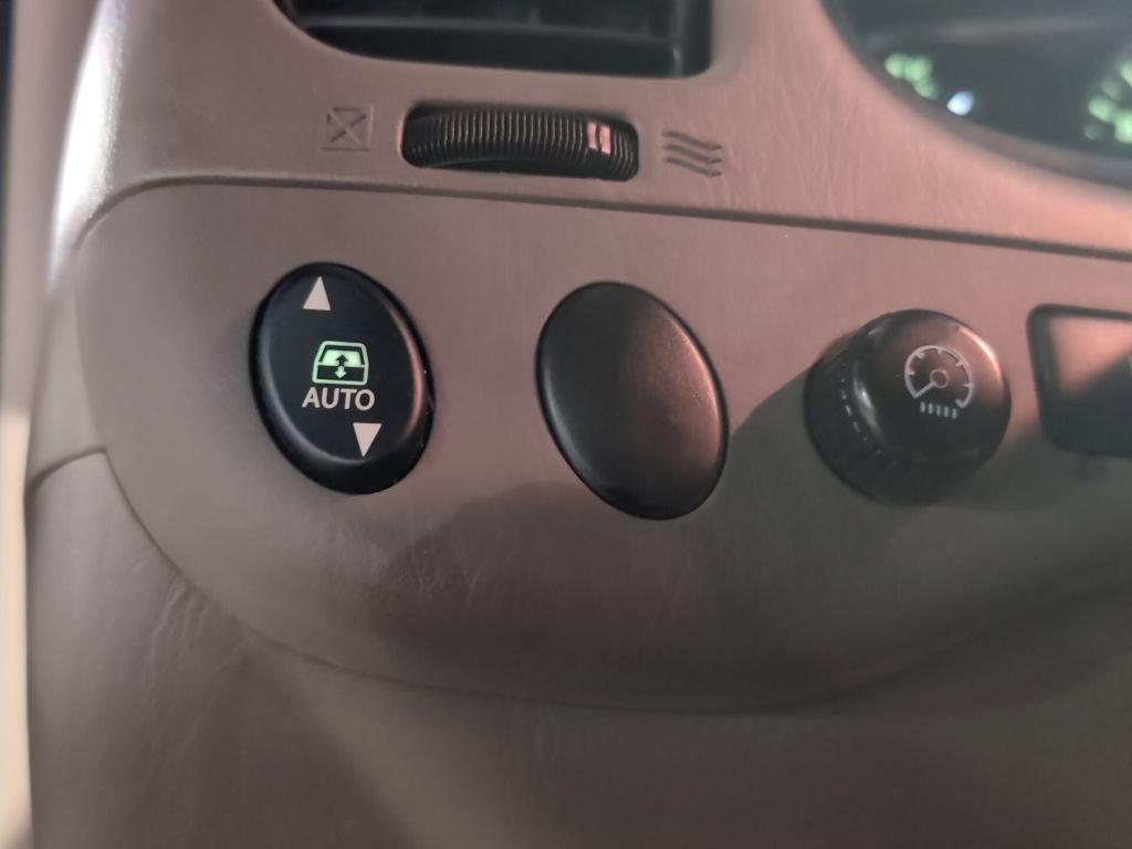 Used 2006 Toyota Sequoia Limited image 19