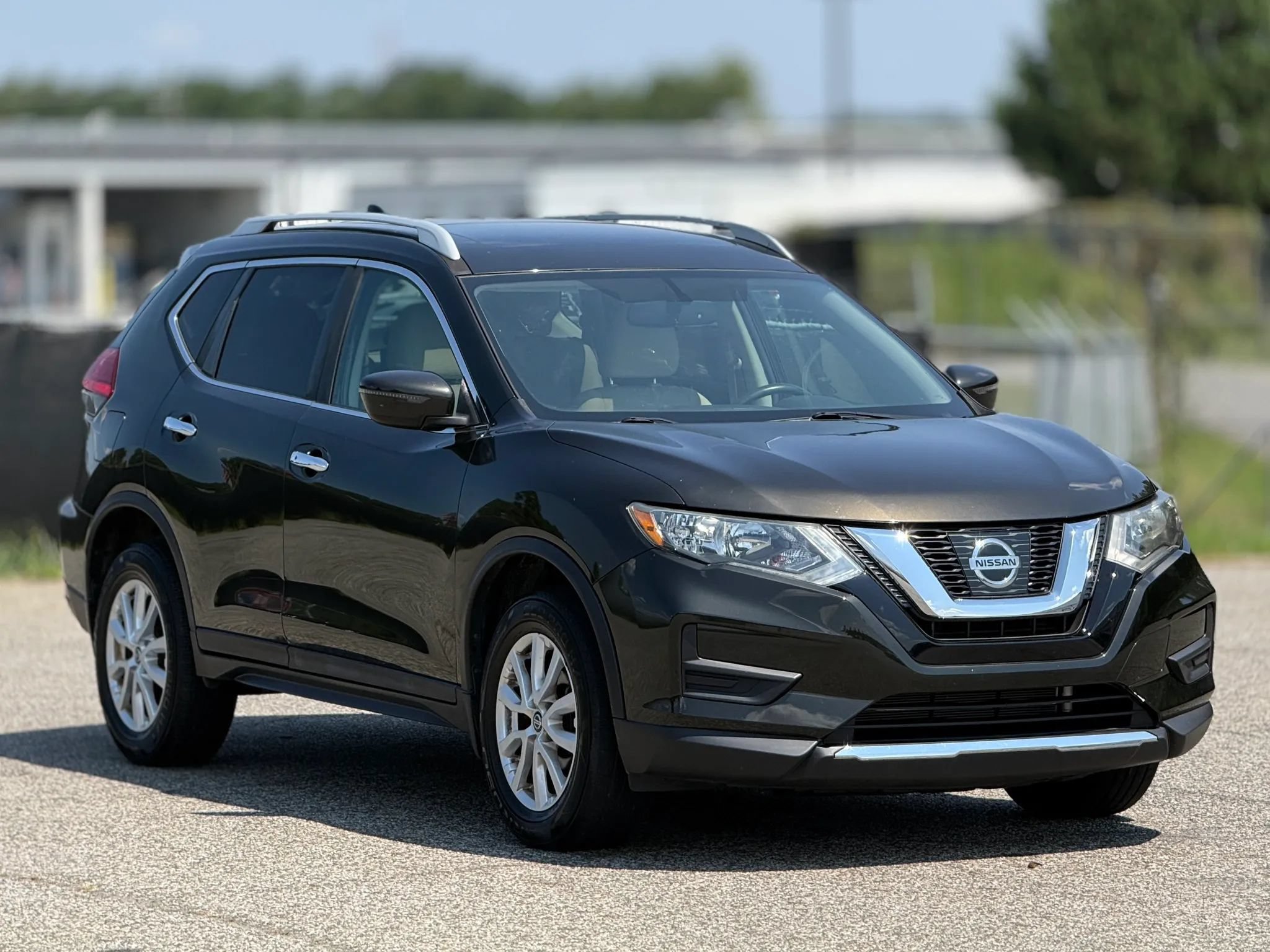 Used 2017 Nissan Rogue SV w/ Sun & Sound Touring Package
